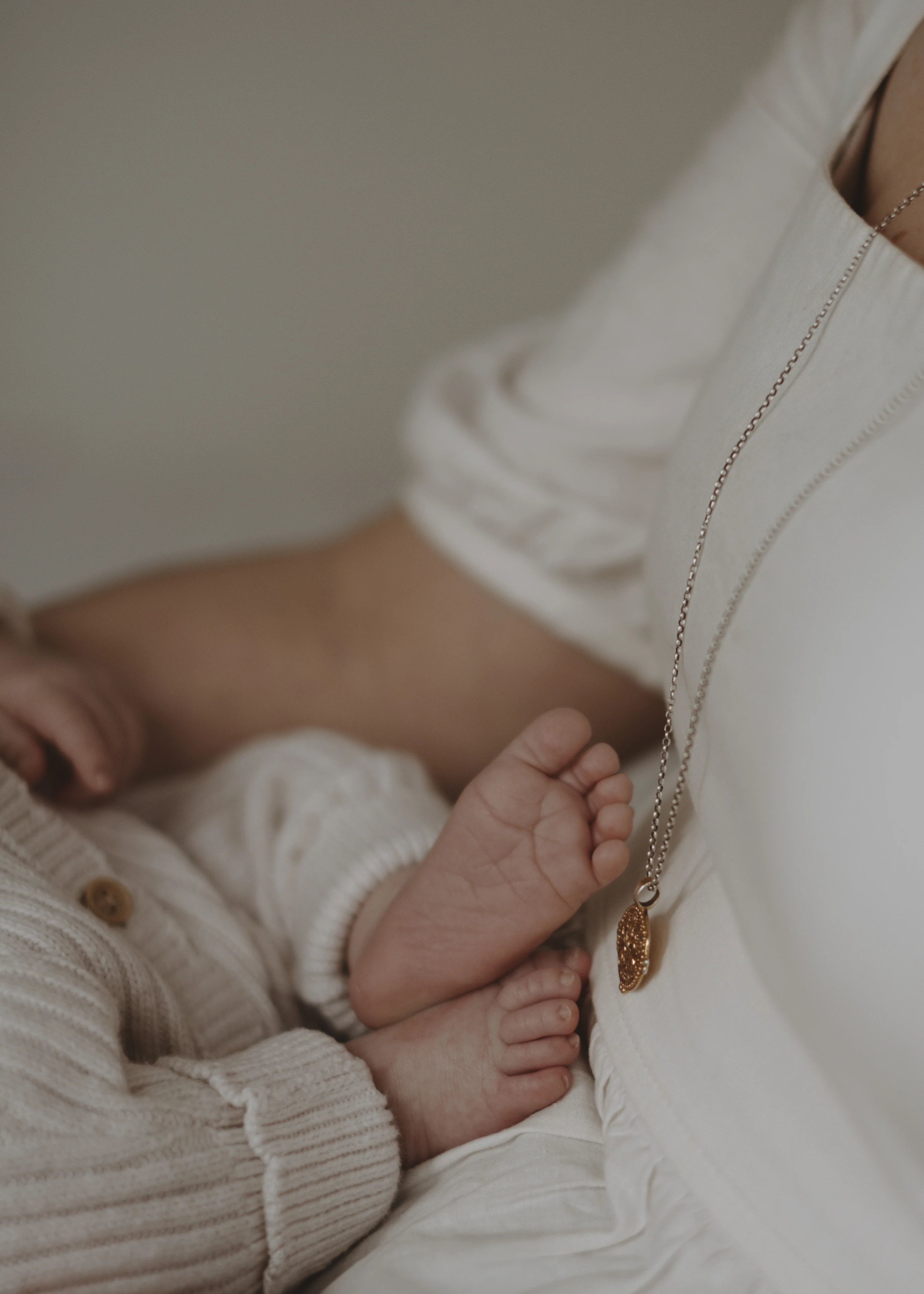 Newborn baby photography in Walthamstow, London by Rhiannon Emma
