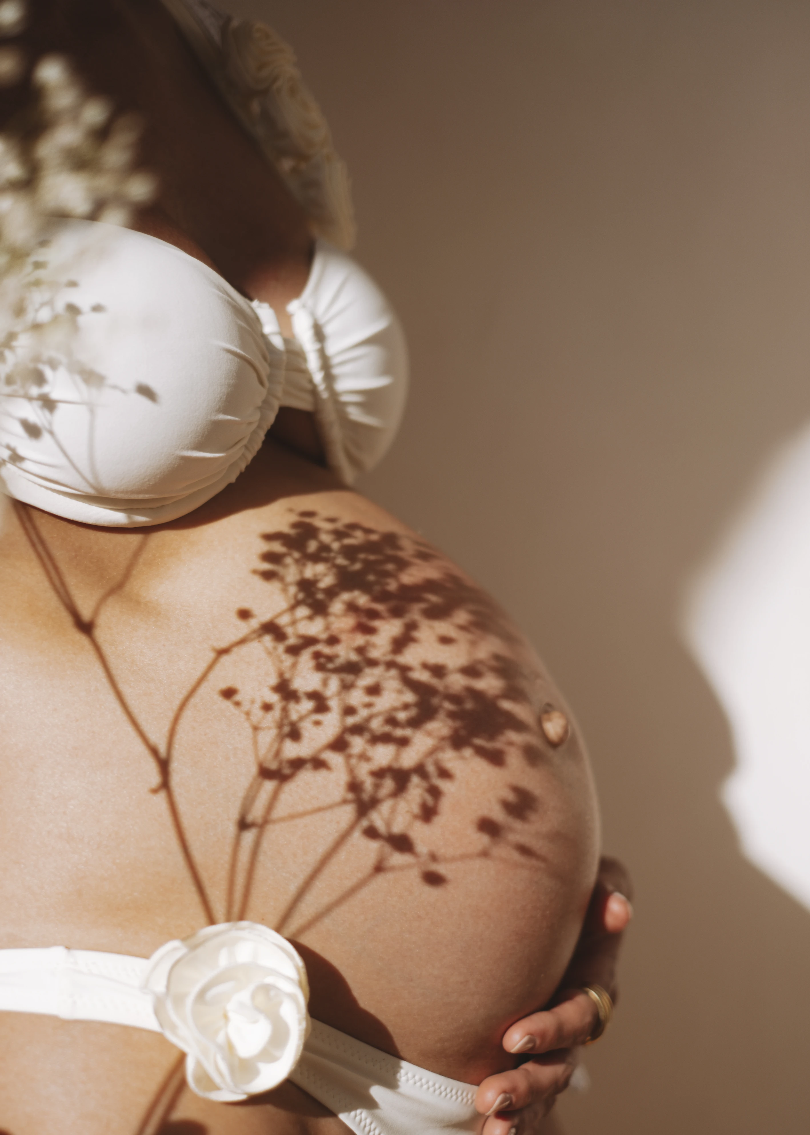 Pregnancy photography in Walthamstow, London, by Rhiannon Emma